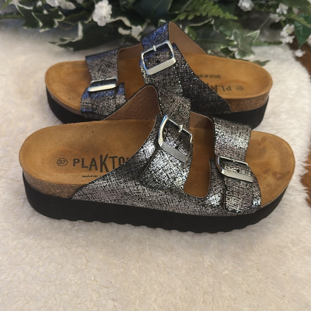 Plakton  (made in
Spain sandals)
